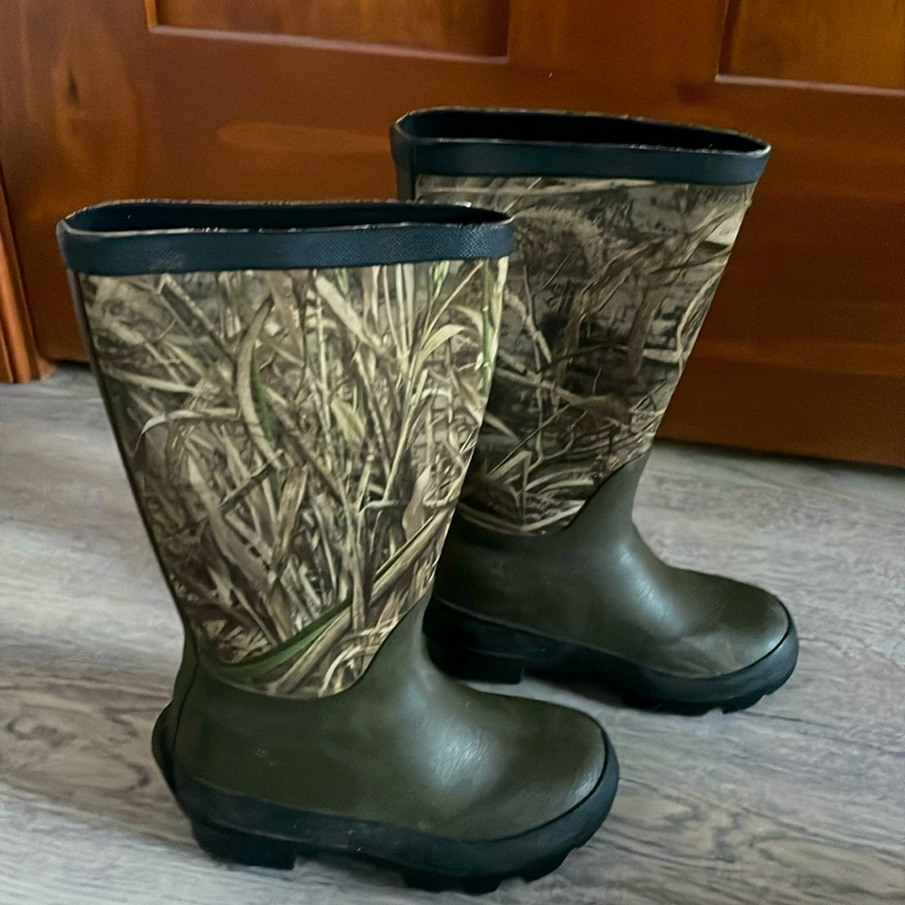 Hunting Boots 
Size 11 Toddler
